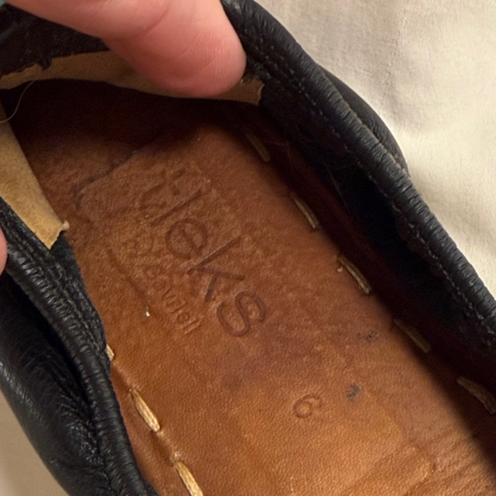 Tieks Sz 6 Black Leather Ballet Flats with Teal Heel Tab Accent - Picture 2 of 4